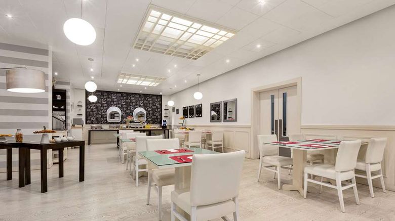<b>Tryp Montijo Parque Hotel Restaurant</b>. Images powered by <a href="https://iceportal.shijigroup.com/" title="IcePortal" target="_blank">IcePortal</a>.