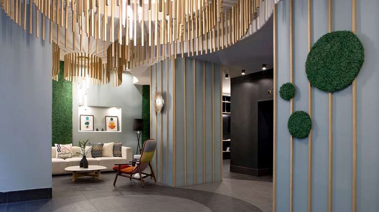 <b>Bucharest Central Lobby</b>. Images powered by <a href="https://iceportal.shijigroup.com/" title="IcePortal" target="_blank">IcePortal</a>.