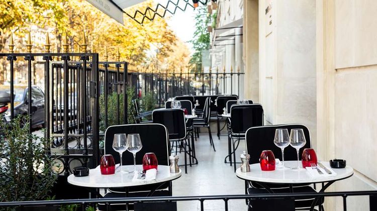 Hotel Montaigne Exterior