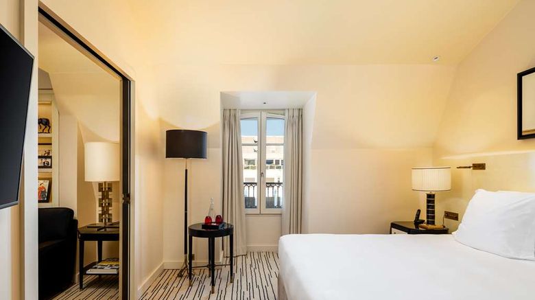 <b>Hotel Montaigne Suite</b>. Images powered by <a href="https://iceportal.shijigroup.com/" title="IcePortal" target="_blank">IcePortal</a>.