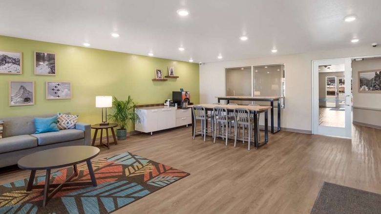 <b>WoodSpring Suites Colorado Springs Lobby</b>. Images powered by <a href="https://iceportal.shijigroup.com/" title="IcePortal" target="_blank">IcePortal</a>.