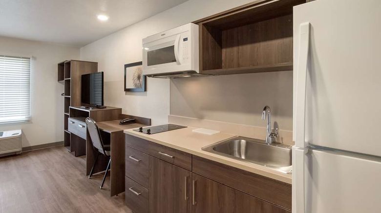 <b>WoodSpring Suites Colorado Springs Room</b>. Images powered by <a href="https://iceportal.shijigroup.com/" title="IcePortal" target="_blank">IcePortal</a>.