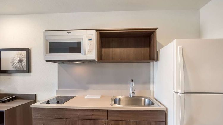 WoodSpring Suites Colorado Springs Room