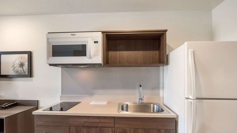 <b>WoodSpring Suites Colorado Springs Room</b>. Images powered by <a href="https://iceportal.shijigroup.com/" title="IcePortal" target="_blank">IcePortal</a>.
