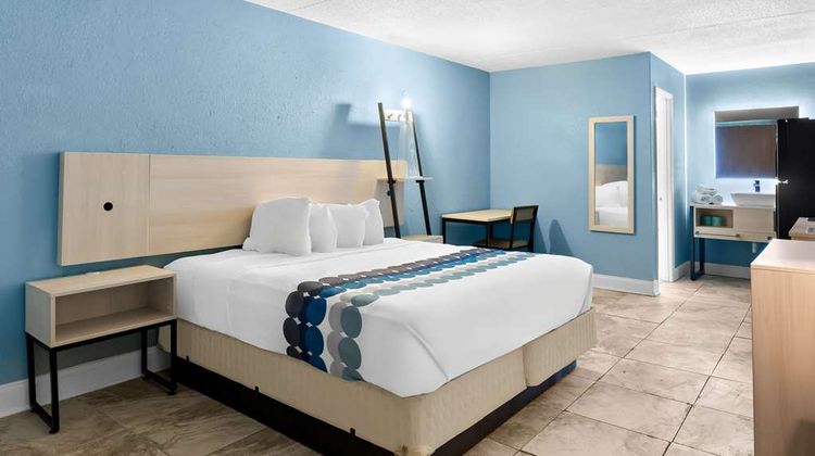Suburban Studios Brunswick I-95 Room
