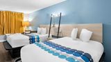 Suburban Studios Brunswick I-95 Room