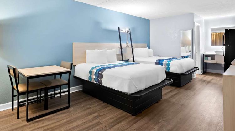 Suburban Studios Brunswick I-95 Room