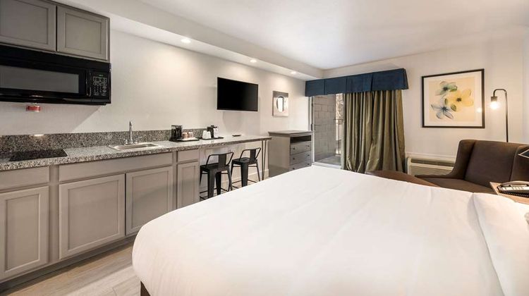 Suburban Studios Room