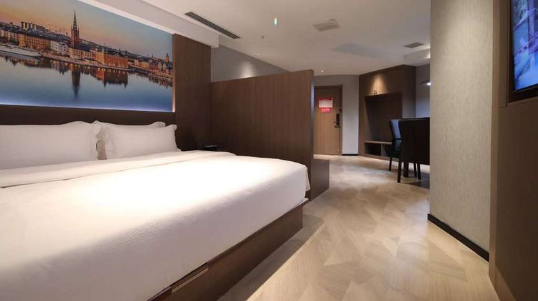 <b>Ramada Encore by Wyndham Wuhan West Room</b>. Images powered by <a href="https://iceportal.shijigroup.com/" title="IcePortal" target="_blank">IcePortal</a>.