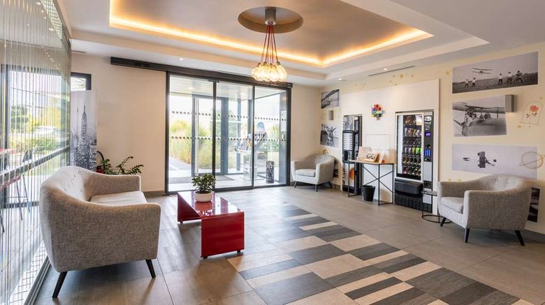 <b>Best Western St Exupery Bordeaux Ouest Lobby</b>. Images powered by <a href="https://iceportal.shijigroup.com/" title="IcePortal" target="_blank">IcePortal</a>.