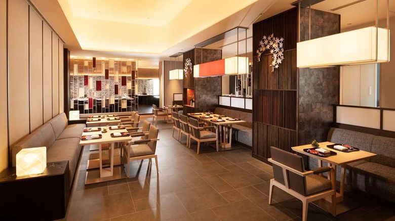 <b>Hilton Hiroshima Restaurant</b>. Images powered by <a href="https://iceportal.shijigroup.com/" title="IcePortal" target="_blank">IcePortal</a>.