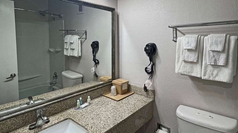 <b>Quality Inn Fort Worth-Downtown East Room</b>. Images powered by <a href="https://iceportal.shijigroup.com/" title="IcePortal" target="_blank">IcePortal</a>.