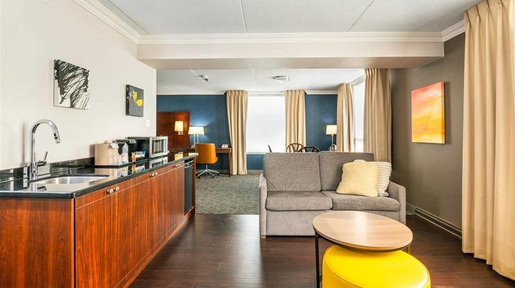 Comfort Inn & Conf Cntr Toronto Airport Suite