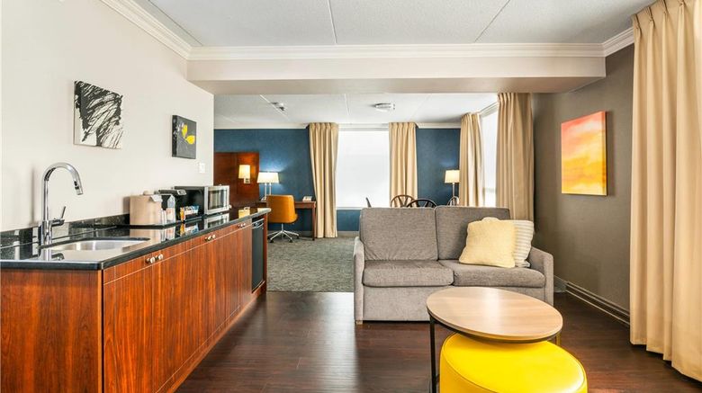 <b>Comfort Inn & Conf Cntr Toronto Airport Suite</b>. Images powered by <a href="https://iceportal.shijigroup.com/" title="IcePortal" target="_blank">IcePortal</a>.