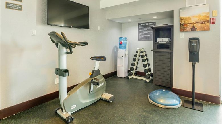 <b>Comfort Inn & Conf Cntr Toronto Airport Health</b>. Images powered by <a href="https://iceportal.shijigroup.com/" title="IcePortal" target="_blank">IcePortal</a>.