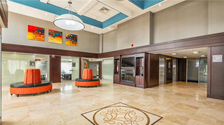 <b>Comfort Inn & Conf Cntr Toronto Airport Lobby</b>. Images powered by <a href="https://iceportal.shijigroup.com/" title="IcePortal" target="_blank">IcePortal</a>.