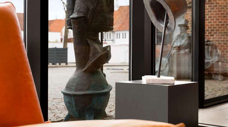 <b>Comwell H.C. Andersen Odense Hotel Lobby</b>. Images powered by <a href="https://iceportal.shijigroup.com/" title="IcePortal" target="_blank">IcePortal</a>.