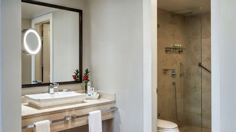 <b>Oro Verde Guayaquil Suite</b>. Images powered by <a href="https://iceportal.shijigroup.com/" title="IcePortal" target="_blank">IcePortal</a>.
