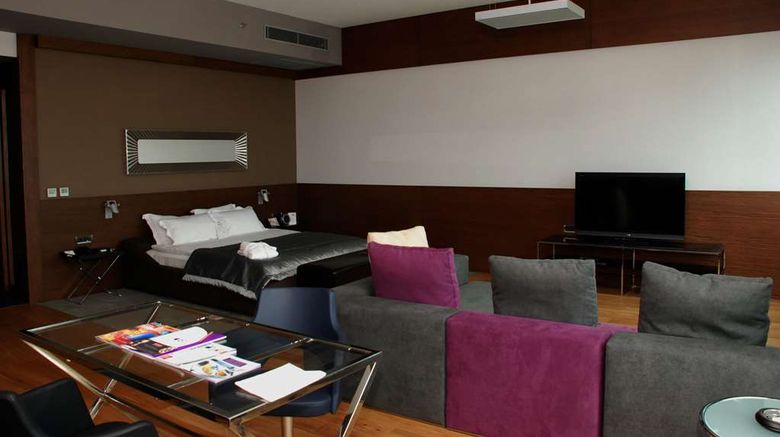 <b>Point Hotel Barbaros Suite</b>. Images powered by <a href="https://iceportal.shijigroup.com/" title="IcePortal" target="_blank">IcePortal</a>.