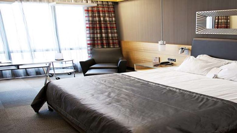 <b>Point Hotel Barbaros Room</b>. Images powered by <a href="https://iceportal.shijigroup.com/" title="IcePortal" target="_blank">IcePortal</a>.