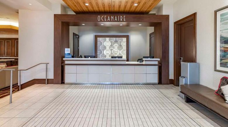 <b>Hilton Vacation Club Oceanaire Lobby</b>. Images powered by <a href="https://iceportal.shijigroup.com/" title="IcePortal" target="_blank">IcePortal</a>.