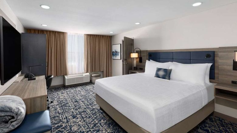 <b>Wyndham DFW Airport Suite</b>. Images powered by <a href="https://iceportal.shijigroup.com/" title="IcePortal" target="_blank">IcePortal</a>.