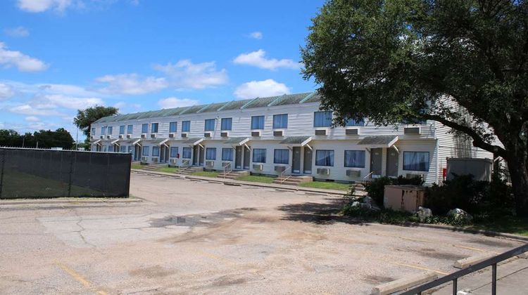 Days Inn by Wyndham Waco University Area Exterior