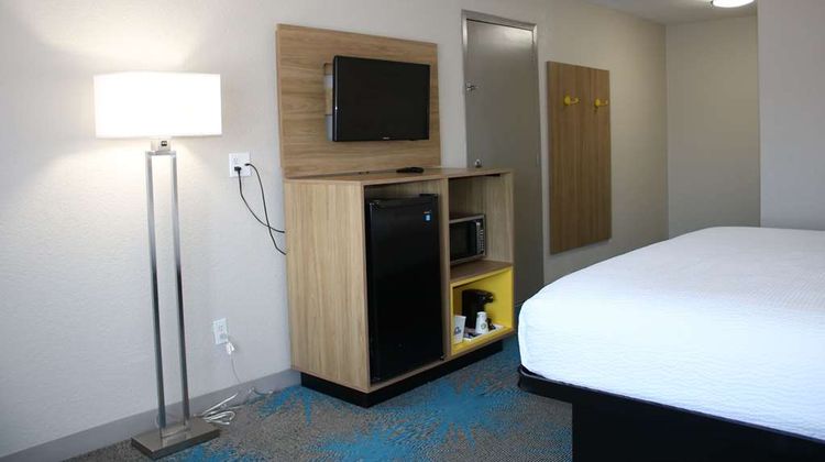 Days Inn by Wyndham Waco University Area Room
