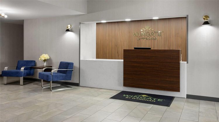 Wingate by Wyndham Grove City Lobby