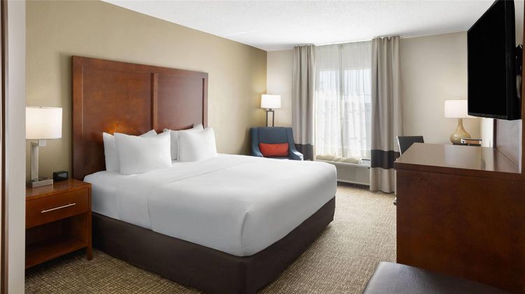 Wingate by Wyndham Grove City Room