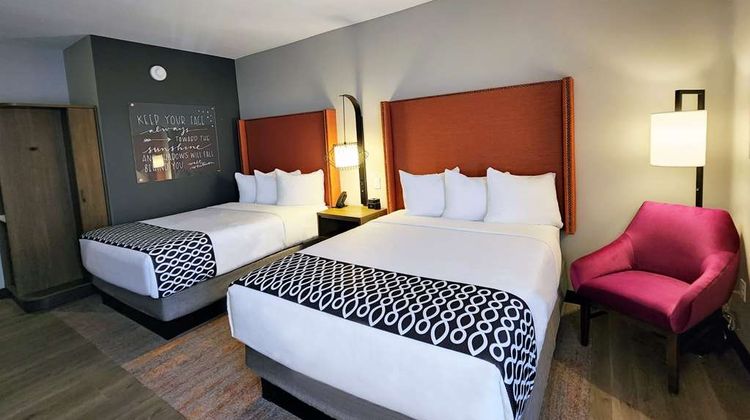 La Quinta Inn & Suites by Wyndham Room