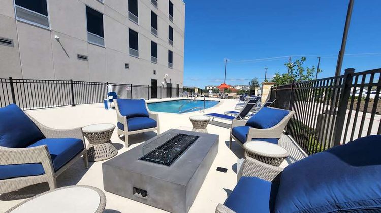 La Quinta Inn & Suites by Wyndham Pool