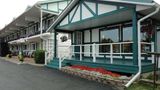 Super 8 by Wyndham Country Squire Resort Exterior