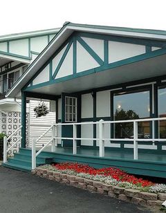 Super 8 by Wyndham Country Squire Resort