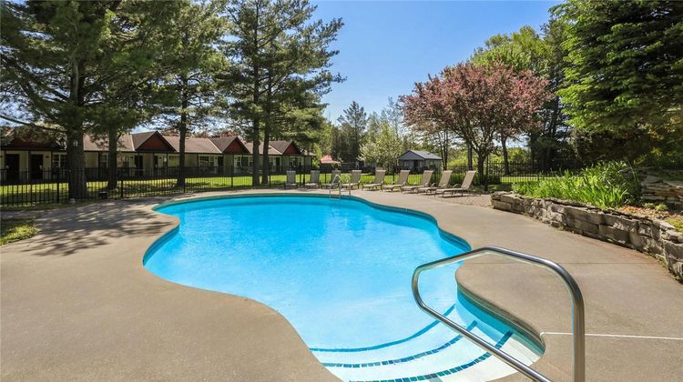 Super 8 by Wyndham Country Squire Resort Pool