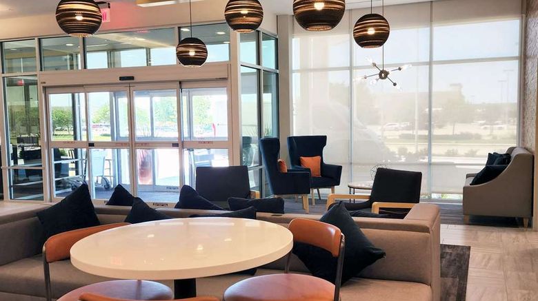 <b>Hawthorn Suites by Wyndham Pflugerville Lobby</b>. Images powered by <a href="https://iceportal.shijigroup.com/" title="IcePortal" target="_blank">IcePortal</a>.
