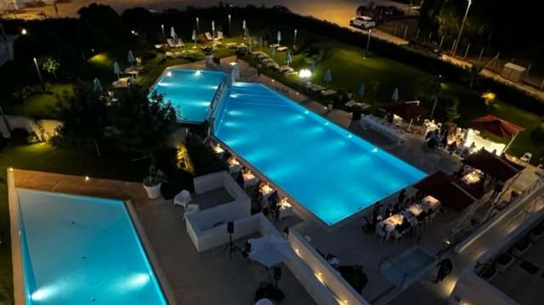 <b>Seawater Hotels & Medical Spa Marsala Pool</b>. Images powered by <a href="https://iceportal.shijigroup.com/" title="IcePortal" target="_blank">IcePortal</a>.