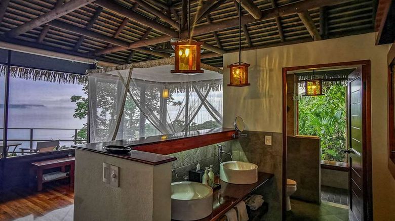 <b>Lapa Rios Ecolodge Room</b>. Images powered by <a href="https://iceportal.shijigroup.com/" title="IcePortal" target="_blank">IcePortal</a>.