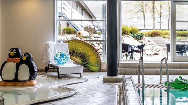 <b>The Lodge Pool</b>. Images powered by <a href="https://iceportal.shijigroup.com/" title="IcePortal" target="_blank">IcePortal</a>.
