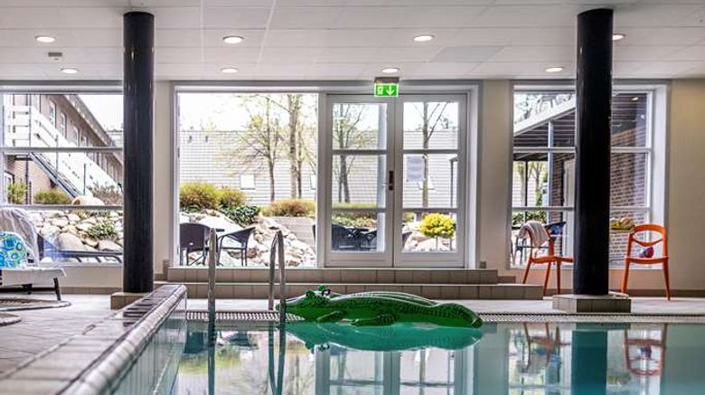 <b>The Lodge Pool</b>. Images powered by <a href="https://iceportal.shijigroup.com/" title="IcePortal" target="_blank">IcePortal</a>.