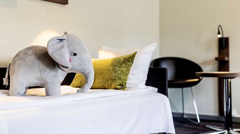 <b>The Lodge Suite</b>. Images powered by <a href="https://iceportal.shijigroup.com/" title="IcePortal" target="_blank">IcePortal</a>.