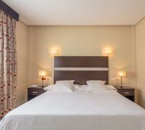 Hotel Abades Benacazon Suite
