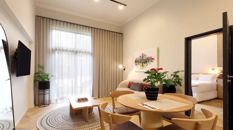 <b>Hyatt House Johannesburg Rosebank Suite</b>. Images powered by <a href="https://iceportal.shijigroup.com/" title="IcePortal" target="_blank">IcePortal</a>.