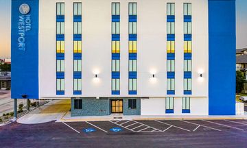 Hotel Westport, Tapestry Collection
