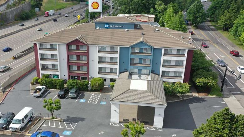 <b>Best Western Lake Oswego Hotel Exterior</b>. Images powered by <a href="https://iceportal.shijigroup.com/" title="IcePortal" target="_blank">IcePortal</a>.