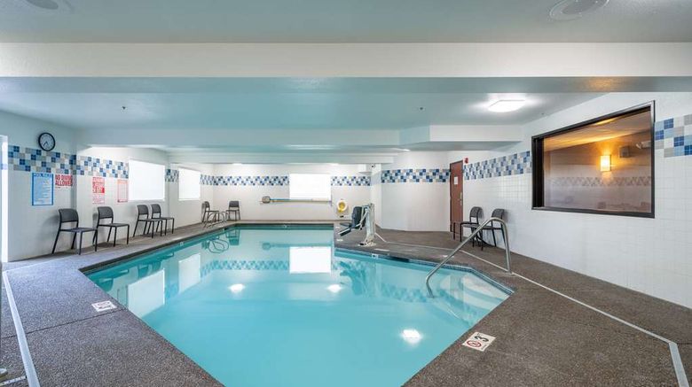 <b>Best Western Lake Oswego Hotel Pool</b>. Images powered by <a href="https://iceportal.shijigroup.com/" title="IcePortal" target="_blank">IcePortal</a>.