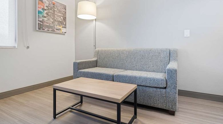 <b>Best Western Lake Oswego Hotel Suite</b>. Images powered by <a href="https://iceportal.shijigroup.com/" title="IcePortal" target="_blank">IcePortal</a>.