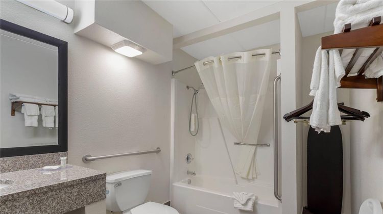 Clarion Pointe Kimball Room