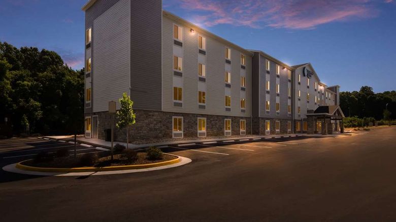 <b>WoodSpring Suites Exterior</b>. Images powered by <a href="https://iceportal.shijigroup.com/" title="IcePortal" target="_blank">IcePortal</a>.