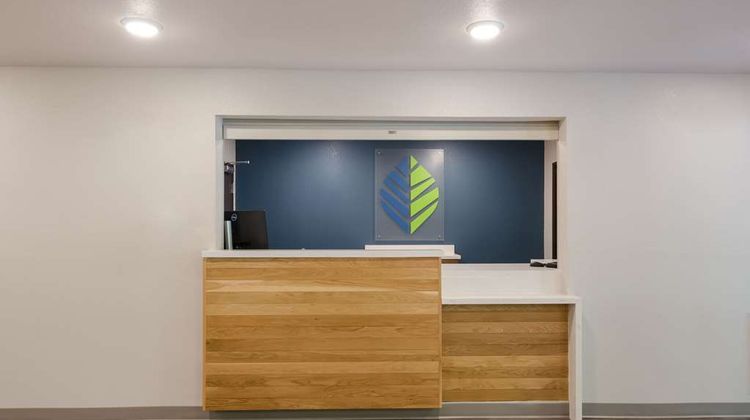 WoodSpring Suites Lobby
